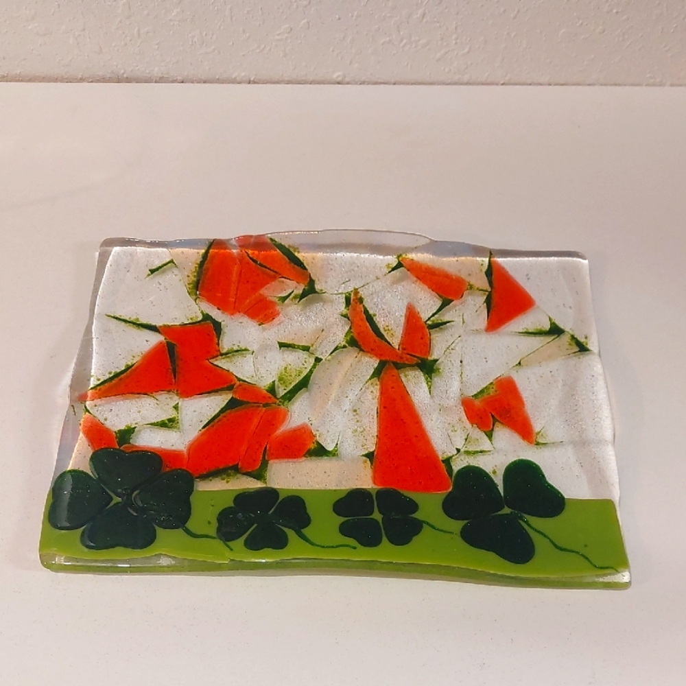Unique Tray Table Decor Orange and Four Leaf Accents